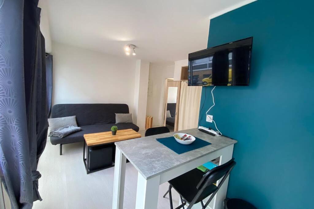 Appartement Studio&Parking privé Centre Orléans tram au pied Extérieur photo